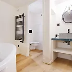Les Halles - Grands Boulevards Renovated 3br - 8p Apartment *