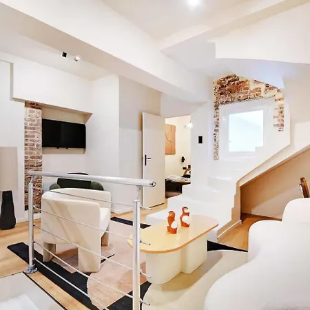 Les Halles - Grands Boulevards Renovated 3br - 8p Daire Paris